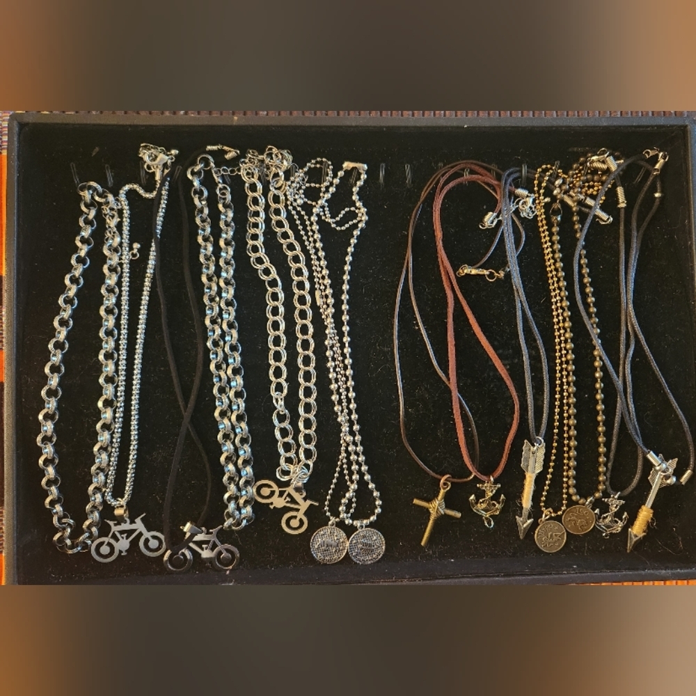 Stylish Men's Chain and Pendant